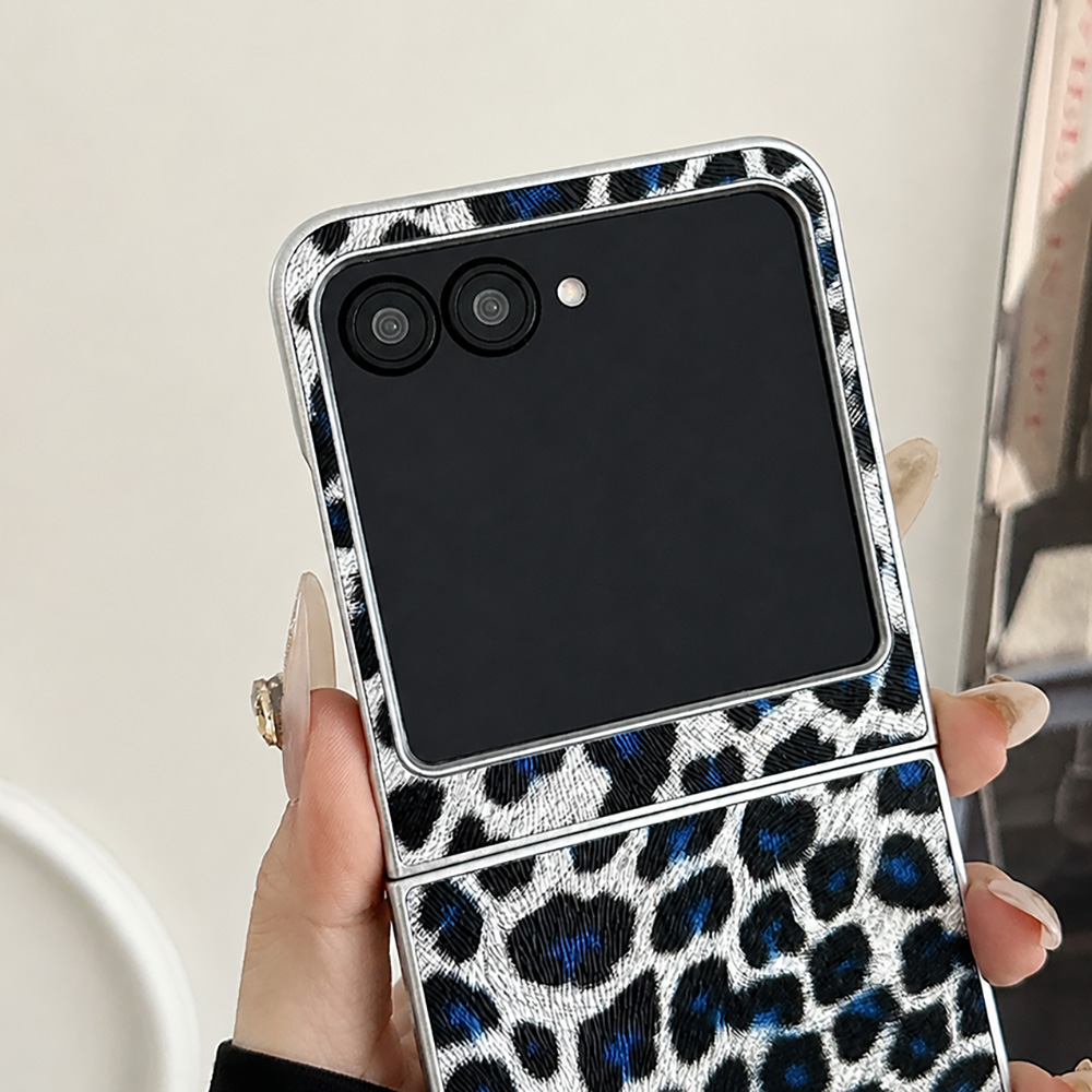 حافظة هاتف قابلة للطي بطبعة جل - مراجعة Phone Accessories Charms وسعره